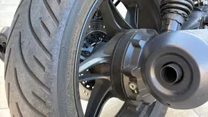 Moto Guzzi V7 Stone (2021 - 24)  (10)