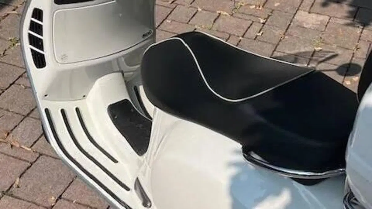 Vespa GTS 300 Super Sport (2017 - 19)  (3)