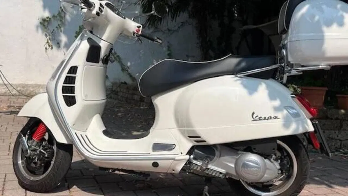 Vespa GTS 300 Super Sport (2017 - 19)  (4)