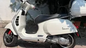 Vespa GTS 300 Super Sport (2017 - 19)  (4)