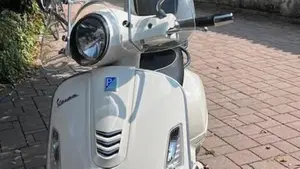Vespa GTS 300 Super Sport (2017 - 19)  (5)