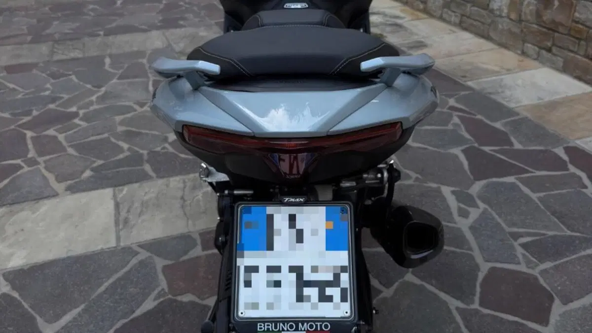 Yamaha T-Max 560 Tech Max (2025 - 26)  (2)