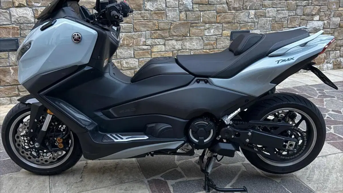 Yamaha T-Max 560 Tech Max (2025 - 26)  (3)