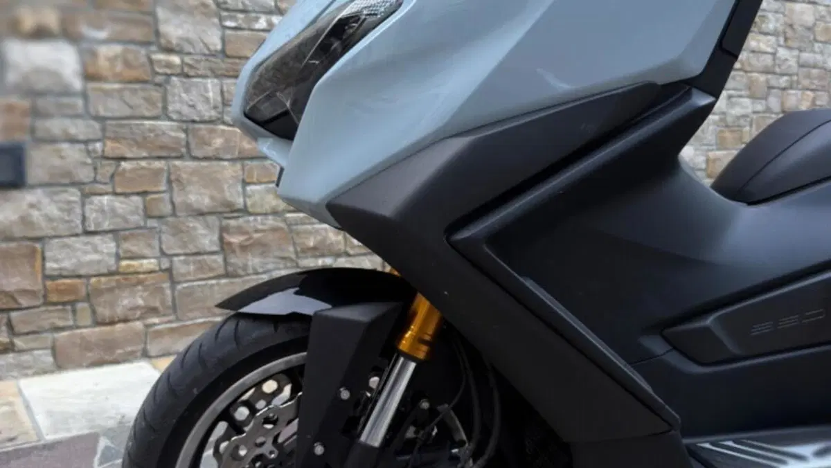 Yamaha T-Max 560 Tech Max (2025 - 26)  (7)