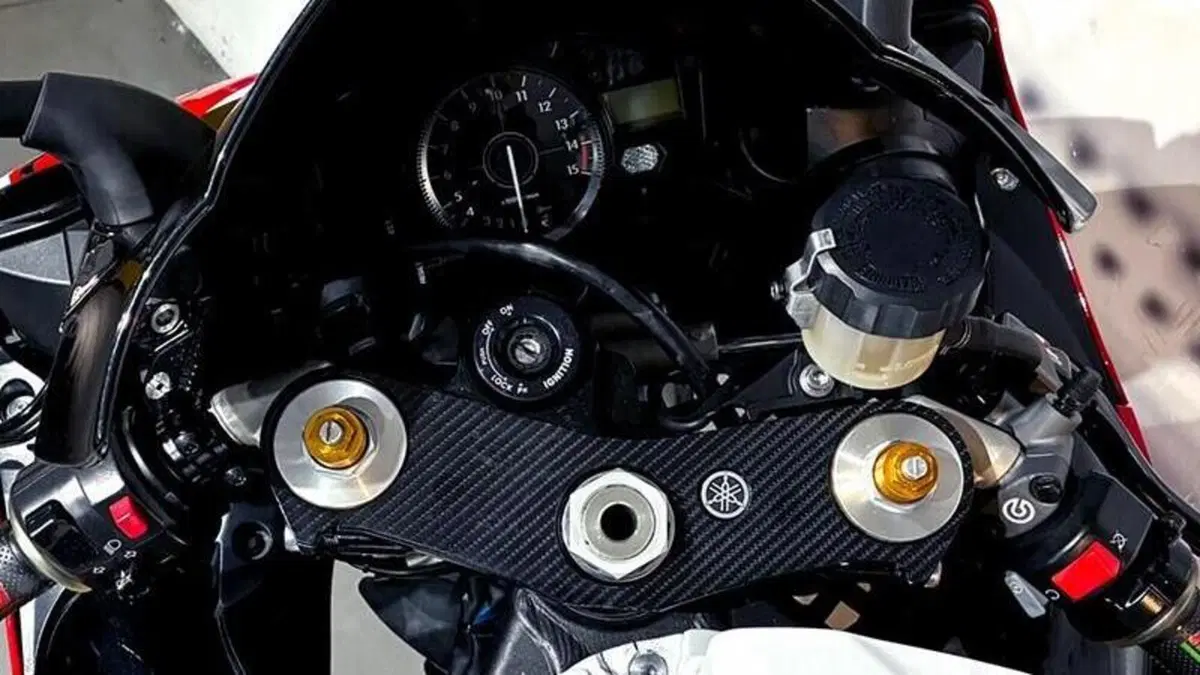 Yamaha YZF R1 (2006 - 07)  (6)