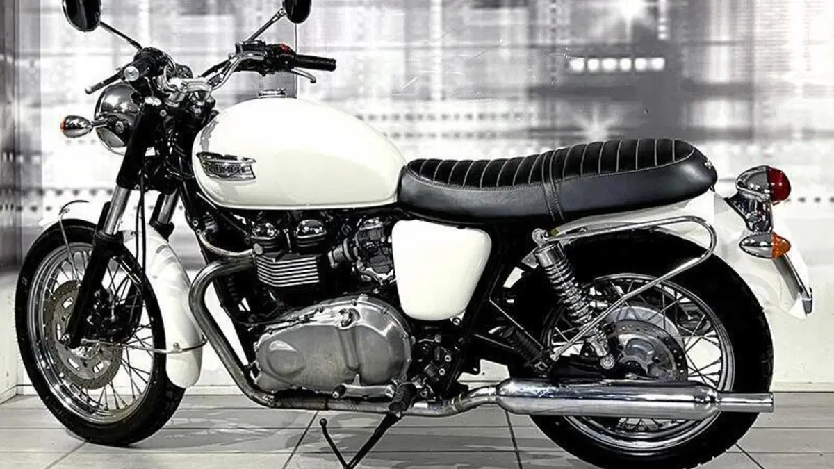 Triumph Bonneville (2007 - 16)  (2)