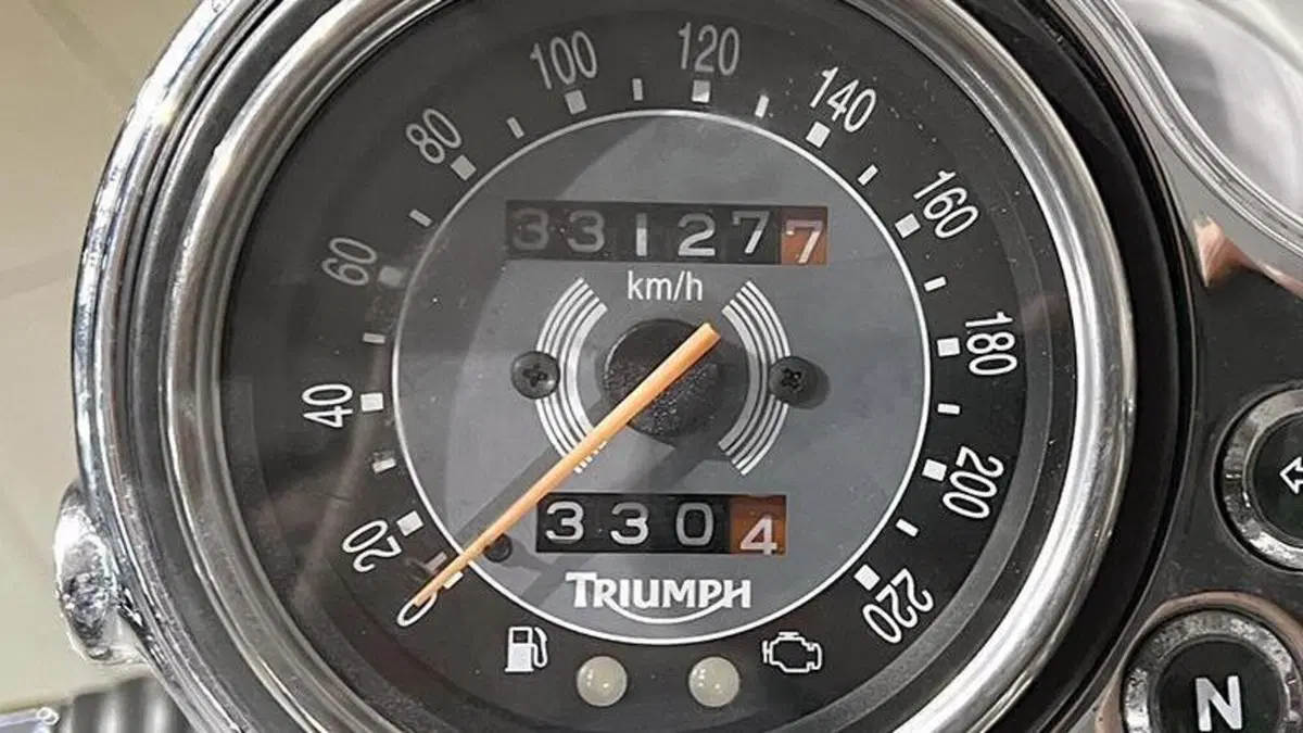 Triumph Bonneville (2007 - 16)  (9)