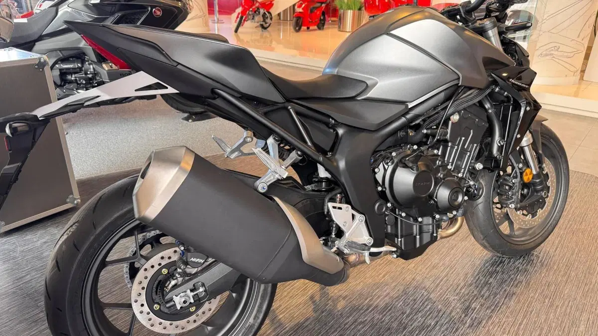 Honda CB 1000 Hornet (2025 - 26)  (4)