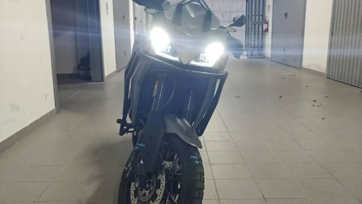 Moto Morini X-Cape 650 (2021 - 26)  (4)