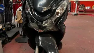 Honda PCX 150 (2012 - 13)  (2)