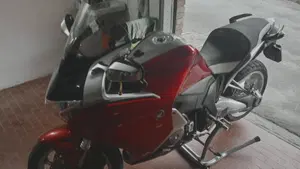 Honda VFR 1200 F ABS (2009 - 16)  (17)