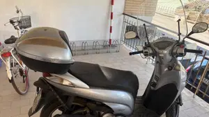 Honda SH 300 i (2006 - 10)  (3)