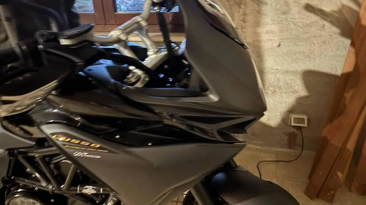 MV Agusta Turismo Veloce 800 Lusso SCS (2021 - 26)  (2)