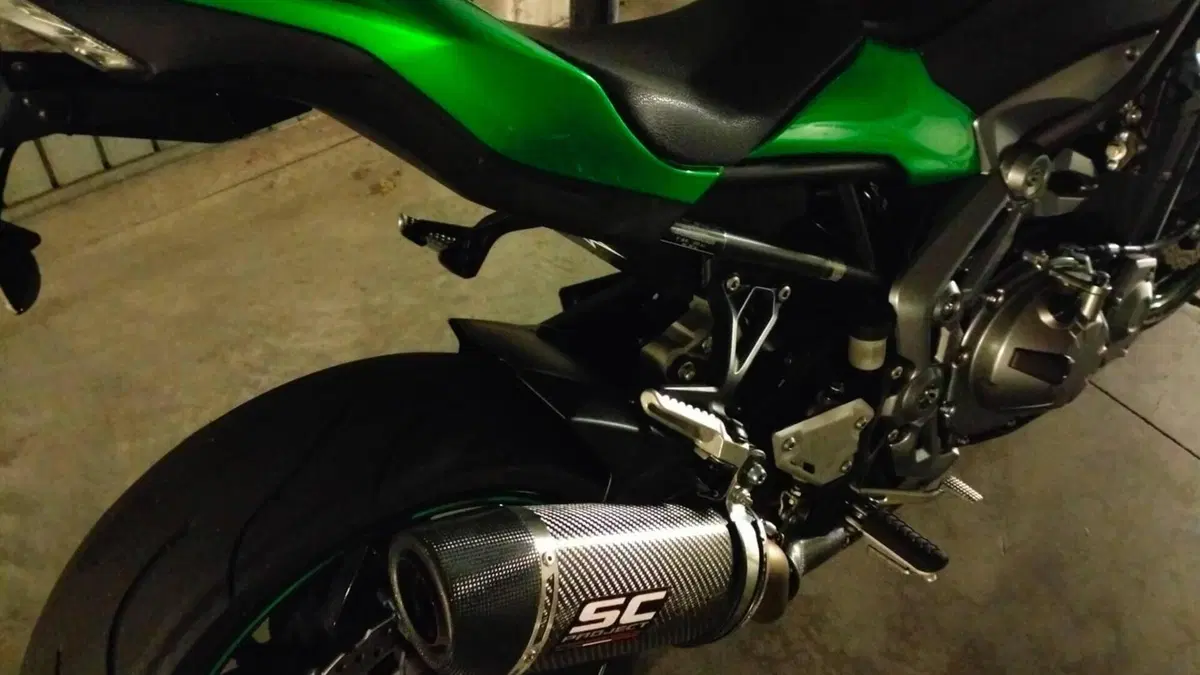Kawasaki Z 900 (2017 - 18)  (2)