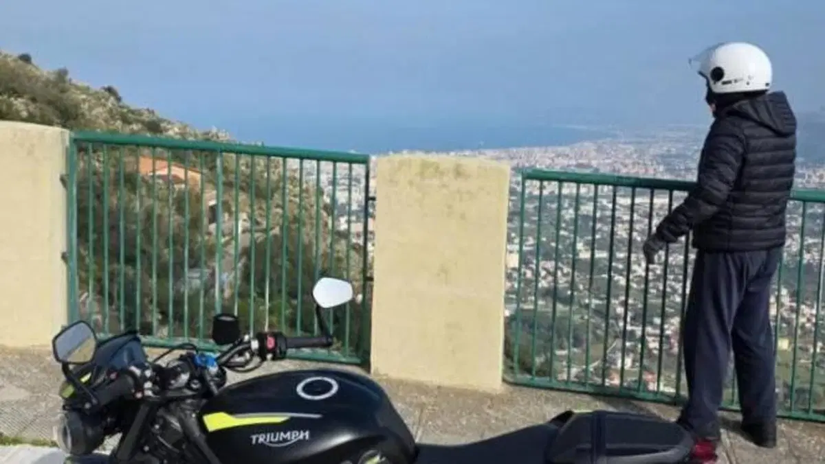 Triumph Street Triple RS (2020 - 22)  (2)
