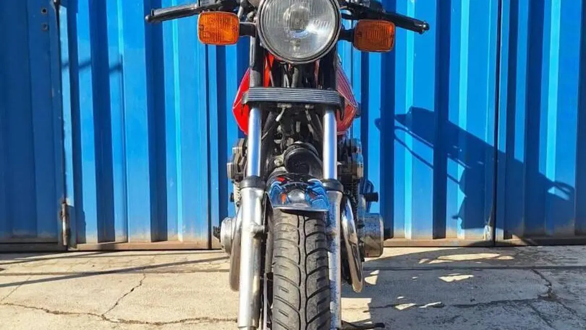 Suzuki   (5)