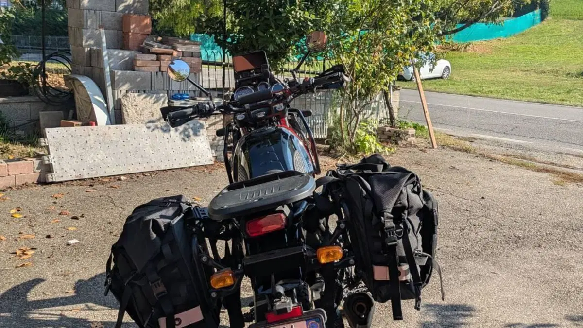 Royal Enfield Himalayan 411 (2021 - 24)  (4)