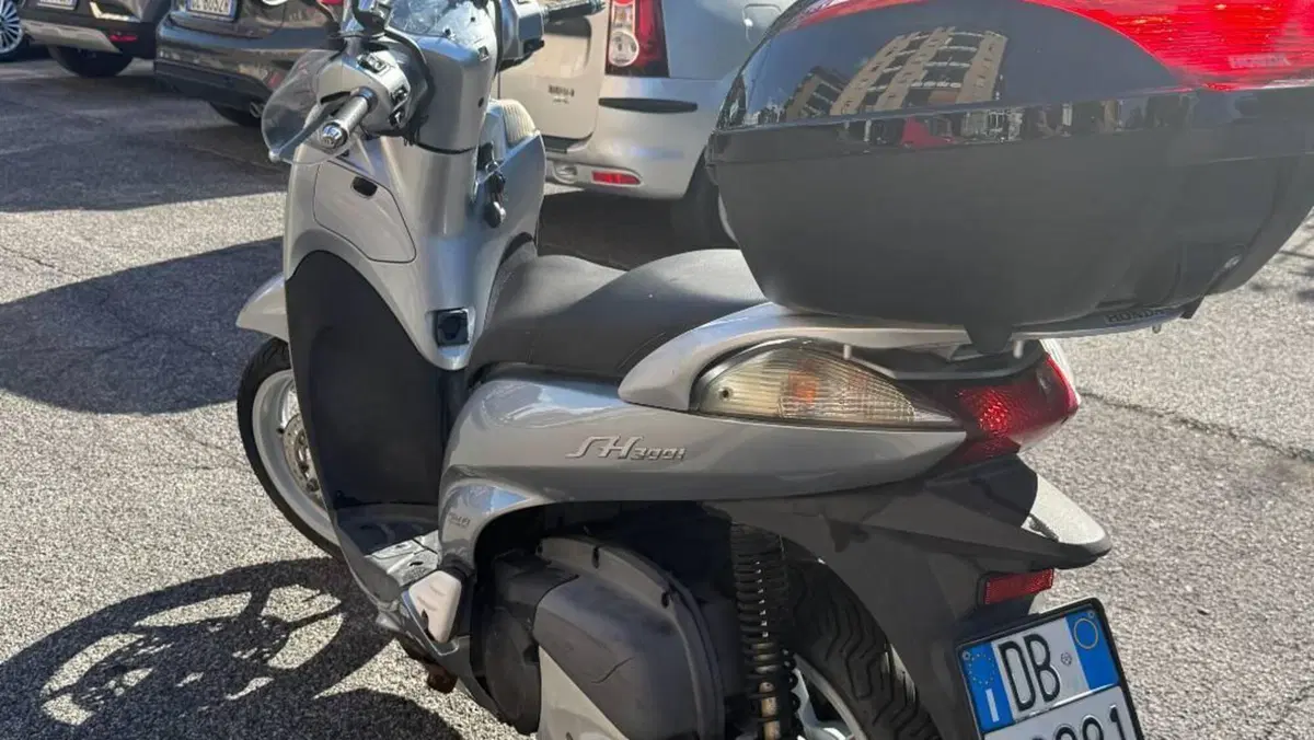 Honda SH 300 i (2006 - 10)  (4)