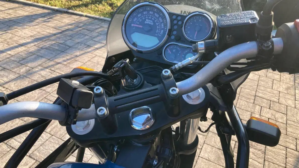 Royal Enfield Himalayan 411 (2021 - 24)  (2)