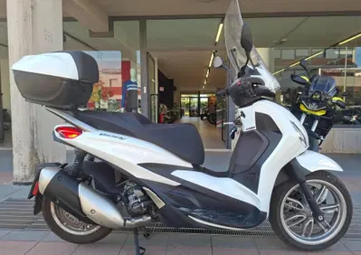 Piaggio Beverly 300 ABS-ASR (2021 - 25) - Annuncio 10136891