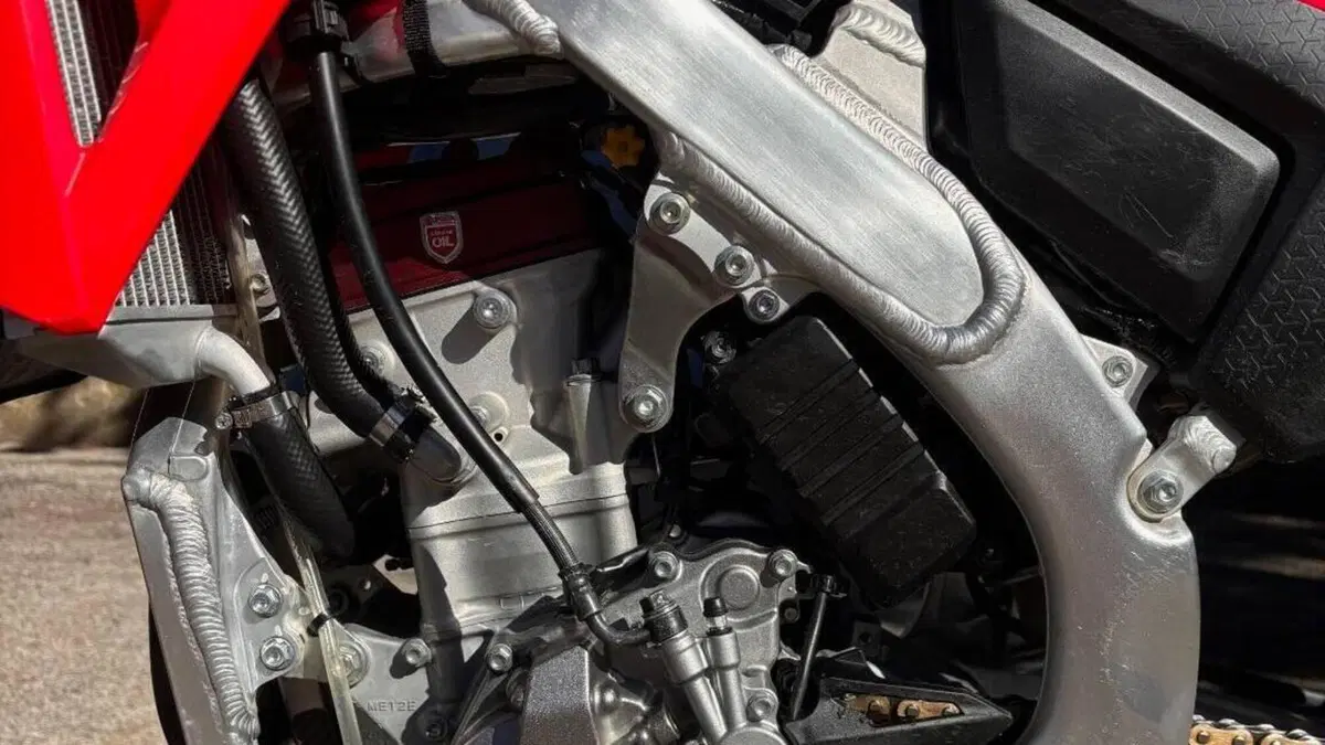 Honda CRF 250R WE (2025)  (4)