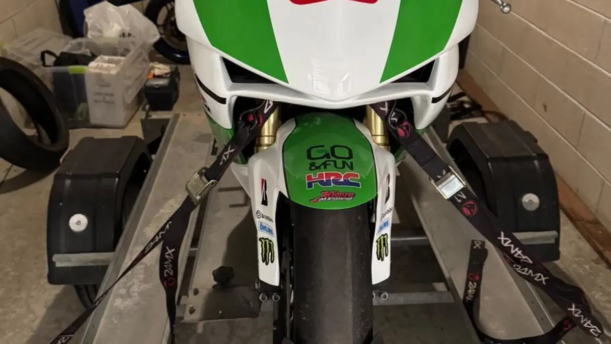 Honda CBR 600 RR (2005 - 06)  (4)