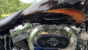 Harley-Davidson 1800 Convertible (2010 - 11) - FLSTSE  (2)