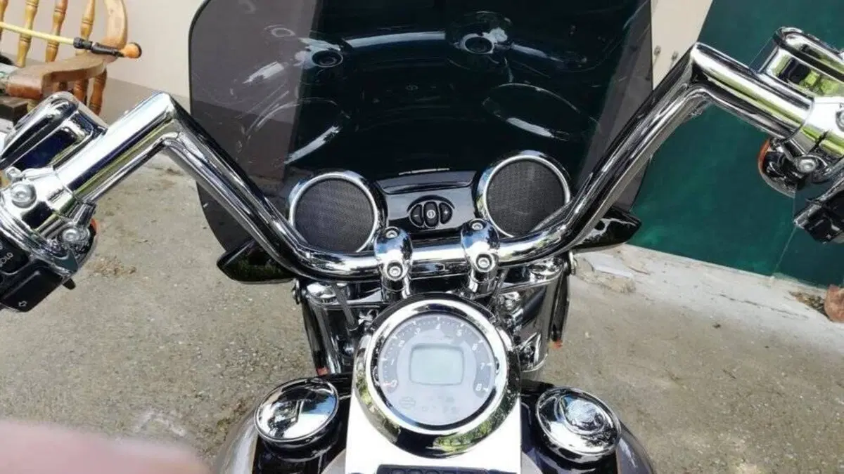 Harley-Davidson 1800 Convertible (2010 - 11) - FLSTSE  (3)
