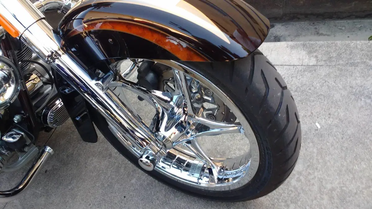 Harley-Davidson 1800 Convertible (2010 - 11) - FLSTSE  (8)