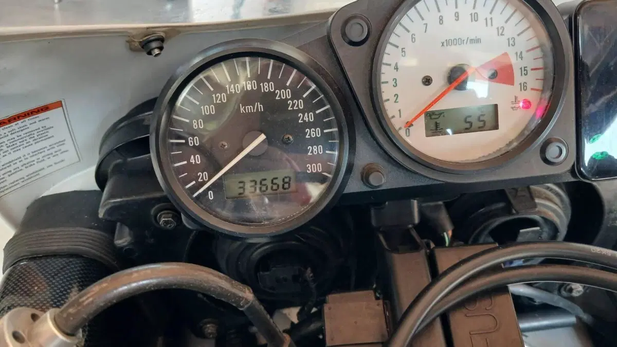 Suzuki GSX R 750 (1996 - 97)  (2)