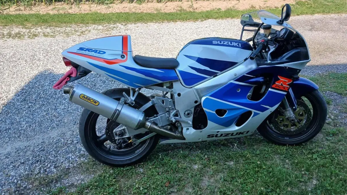 Suzuki GSX R 750 (1996 - 97)  (4)