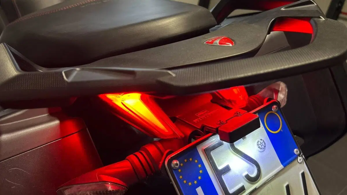 Ducati Multistrada 1260 S Grand Tour (2020)  (10)
