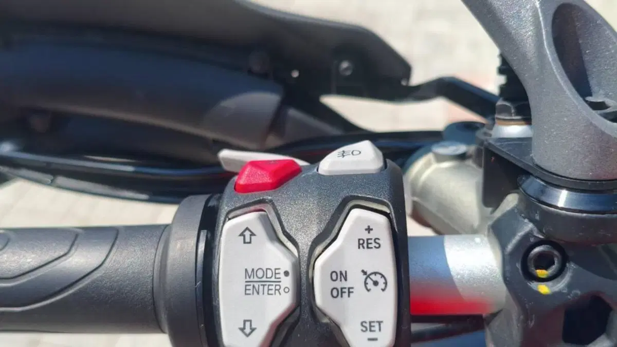Ducati Multistrada V2 S (2022 - 24)  (7)