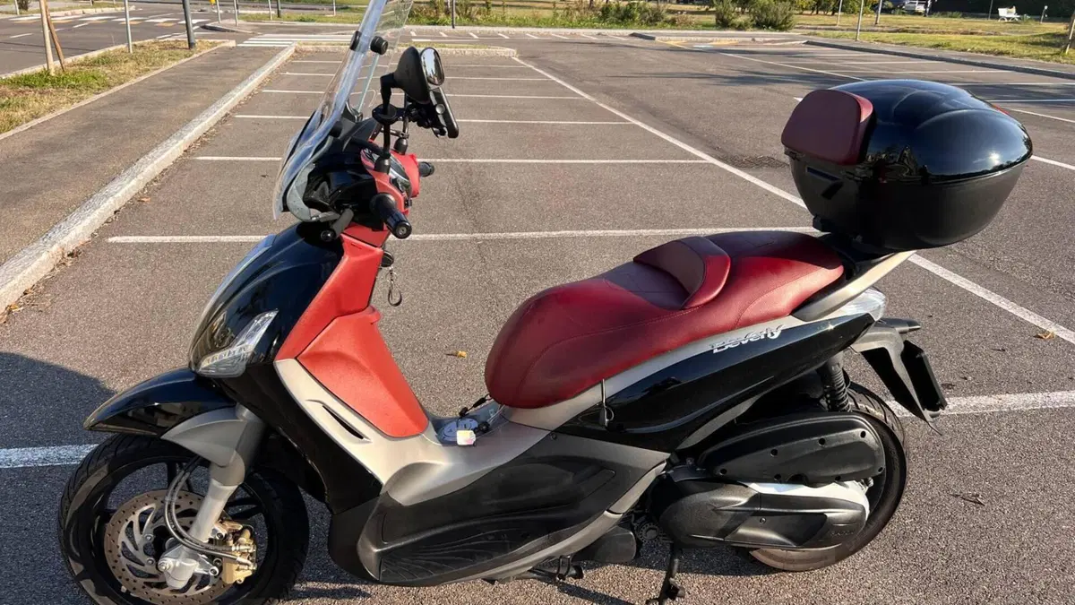 Piaggio Beverly 350 SportTouring ie (2011 - 15) 