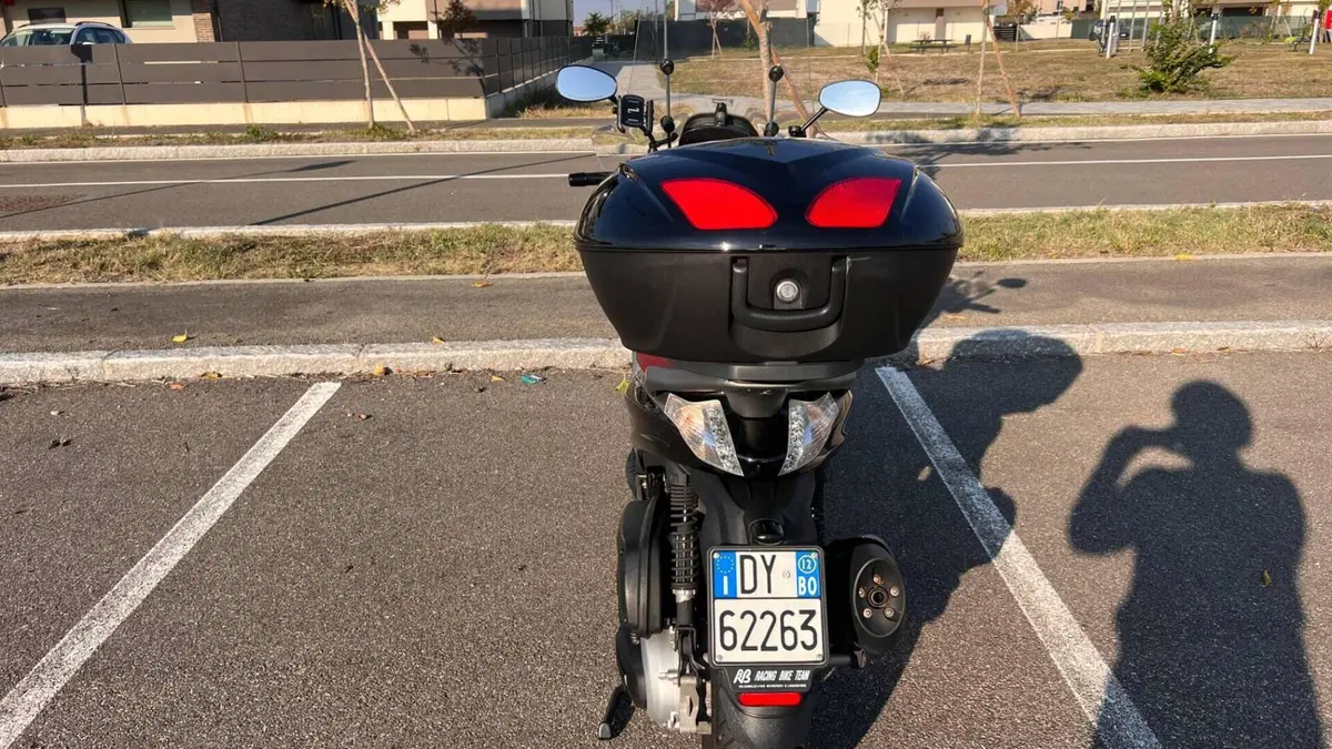 Piaggio Beverly 350 SportTouring ie (2011 - 15)  (2)