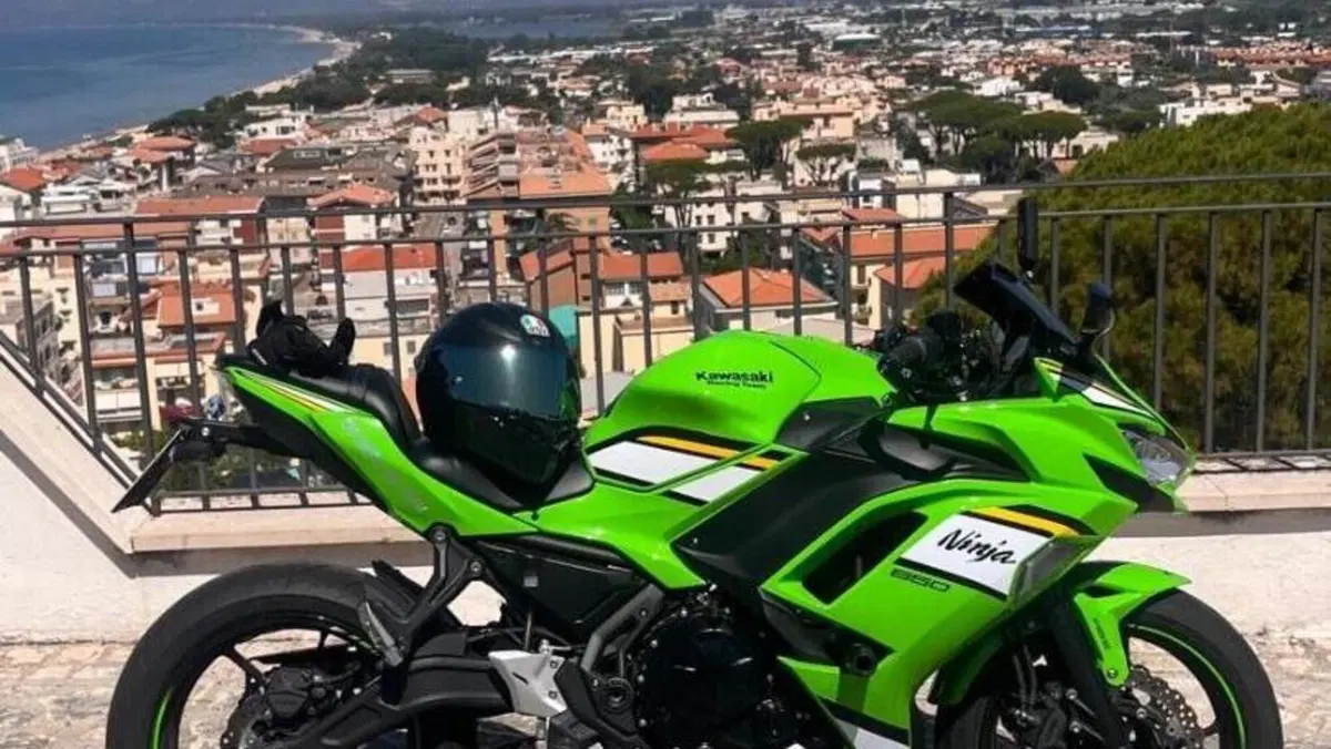 Kawasaki Ninja 650 (2025 - 26)  (2)