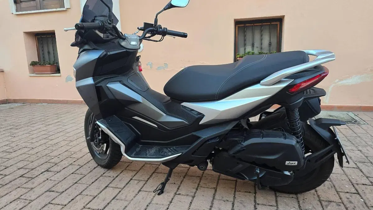 Aprilia SR GT 200 (2025 - 26)  (6)