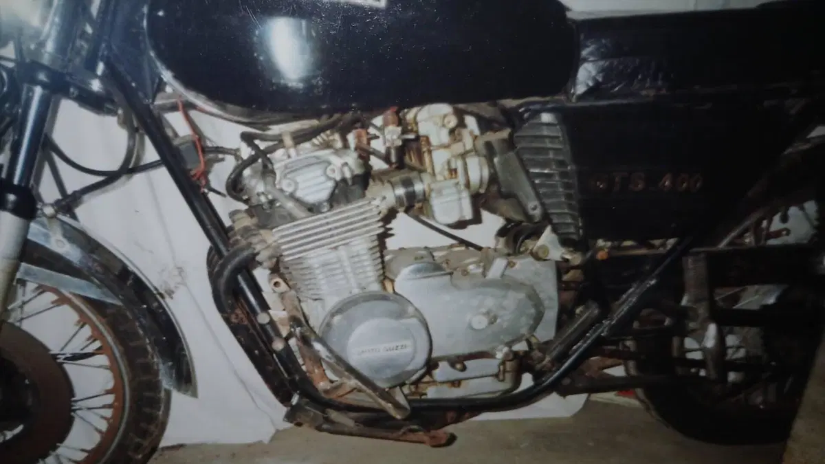 Moto Guzzi   (2)