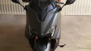 Yamaha T-Max 560 Tech Max (2021)  (2)