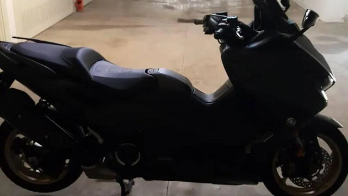 Yamaha T-Max 560 Tech Max (2021)  (3)