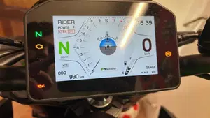 Kawasaki Z 900 Performance (2025 - 27)  (4)