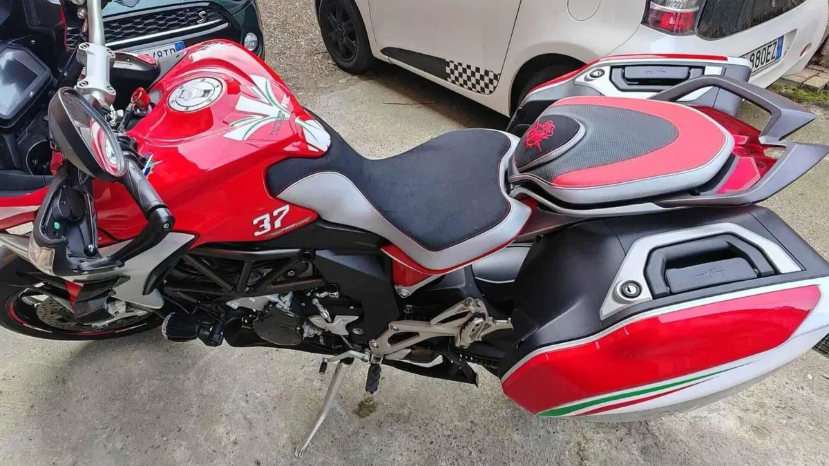 MV Agusta Turismo Veloce 800 Lusso (2014 - 16)  (3)