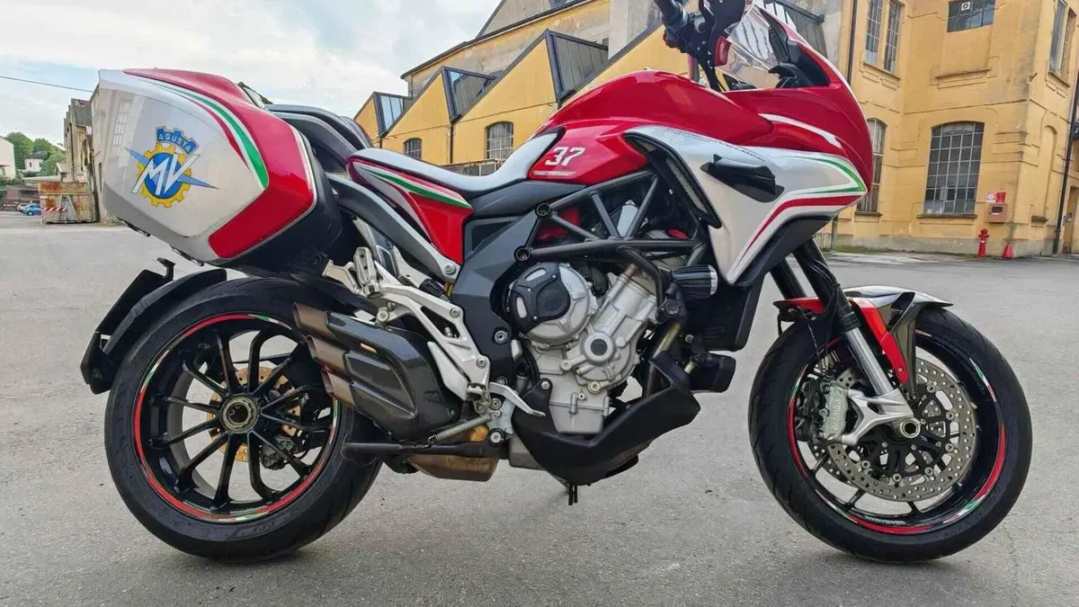 MV Agusta Turismo Veloce 800 Lusso (2014 - 16)  (4)