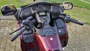 Honda GL 1800 Gold Wing (2006)  (2)