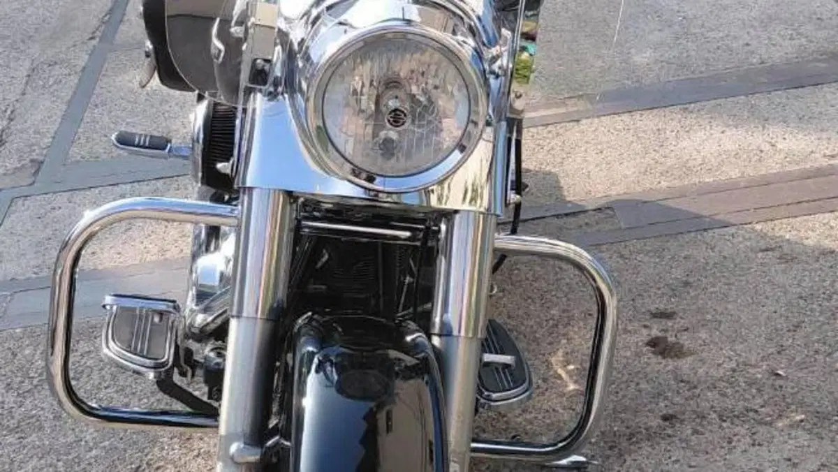 Harley-Davidson 1690 Road King Custom (2007) - FLHRS  (2)