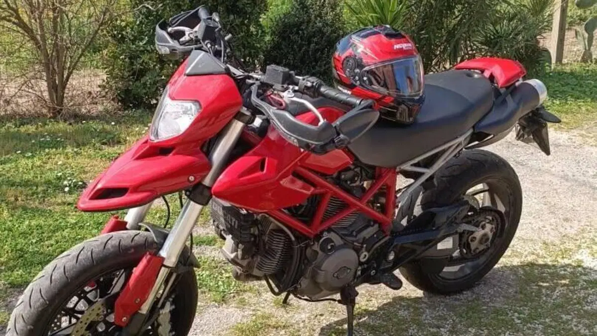 Ducati Hypermotard 796 (2012)  (2)