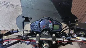 Suzuki Gladius 650 SFV (2009 - 15)  (6)