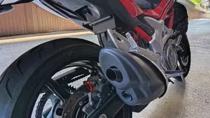 Suzuki Gladius 650 SFV (2009 - 15)  (8)
