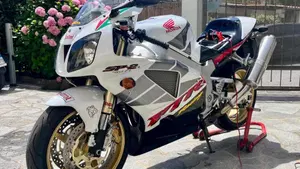 Honda VTR 1000 SP-2 (2002 - 06)  (2)