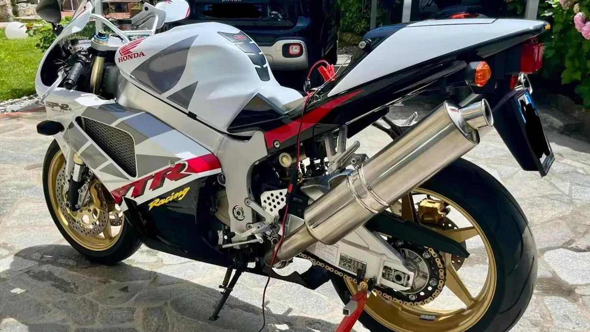Honda VTR 1000 SP-2 (2002 - 06)  (11)